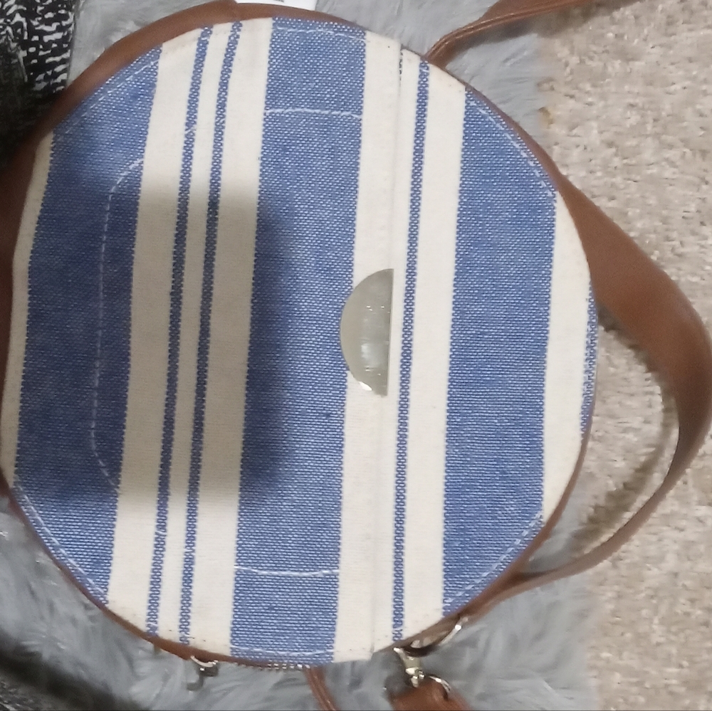 Circular crossbody